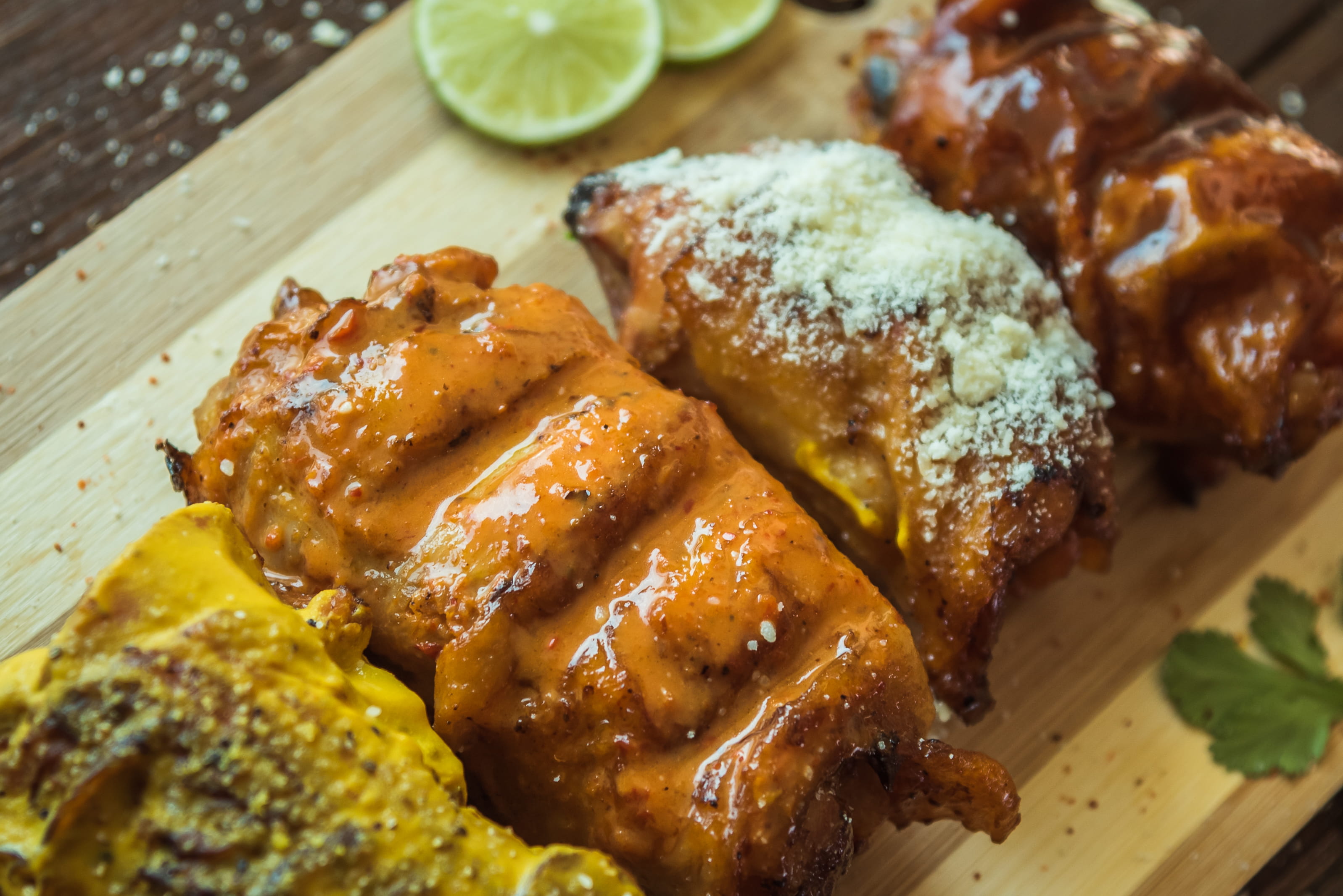 Muslos con salsas